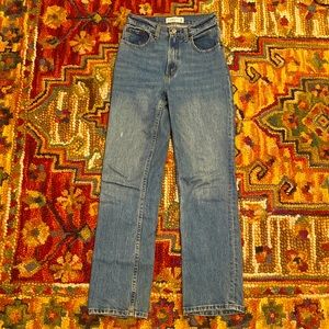 BARELY WORN Abercrombie Straight Leg Jeans